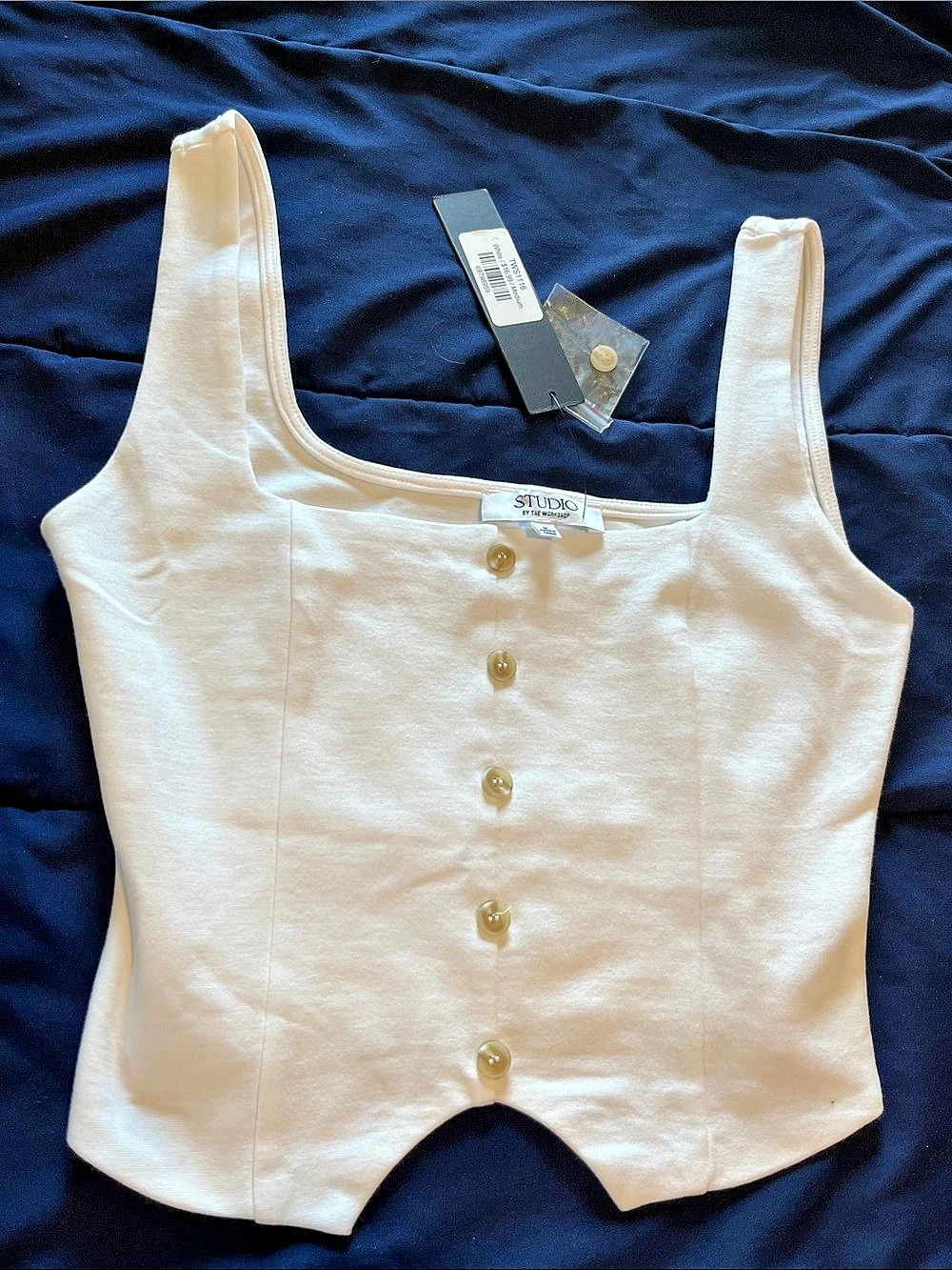 Studio by the Warshak Button Front Tank Top in White Size Medium NWT